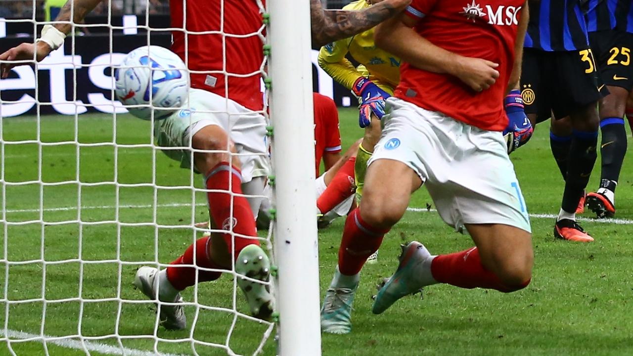 Curiosit&agrave; Napoli: a San Siro con il pantaloncino bianco... dell'anno scorso! Ecco il motivo | FOTO