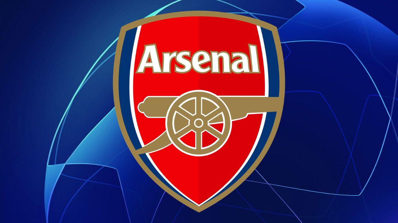 Minuto di silenzio e striscione in segno di solidarietà prima di Napoli-Arsenal, il motivo