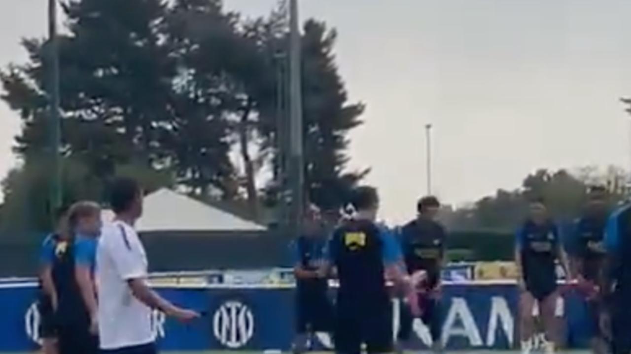 VIDEO FCIN1908 / Rifinitura Real Madrid-Inter, Barella scatenato durante il torello
