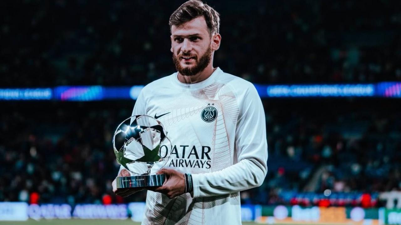 Kvaratskhelia vince il premio miglior giocatore della Champions 2025/26 | FOTO