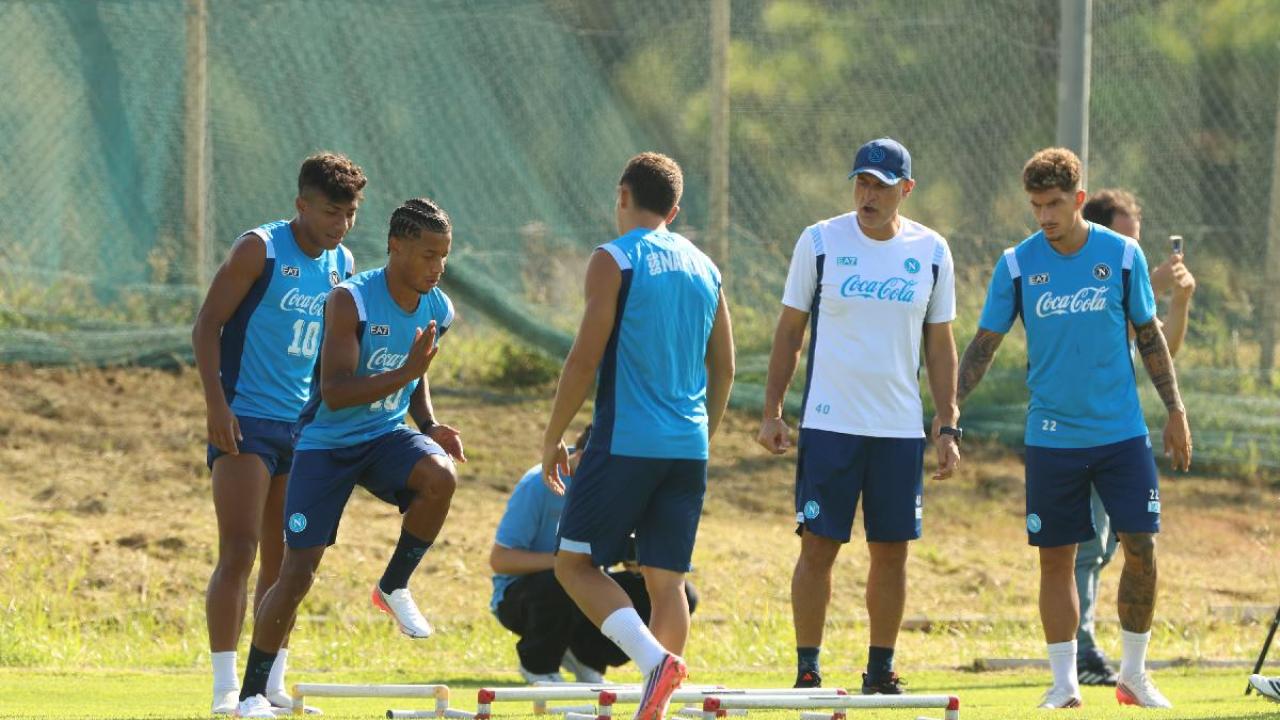 SSC Napoli, il report da Castel Volturno: riscaldamento e lavoro tecnico-tattico pre-Bologna
