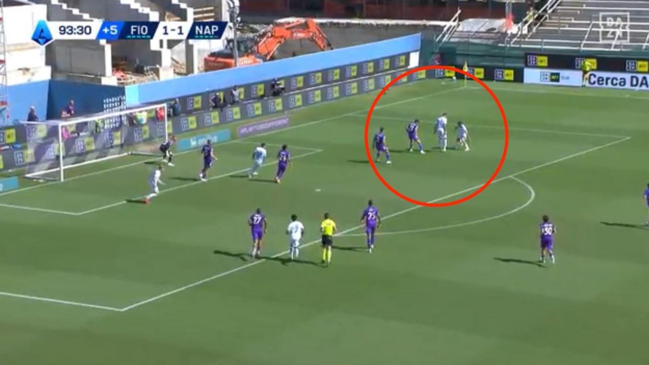 Lucca difensore aggiunto della Fiorentina, l'azione dove disturba Favasuli al tiro | FOTO
