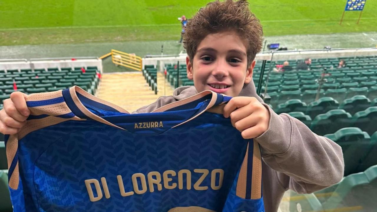 Di Lorenzo e il regalo per il Club Napoli Istanbul | VIDEO