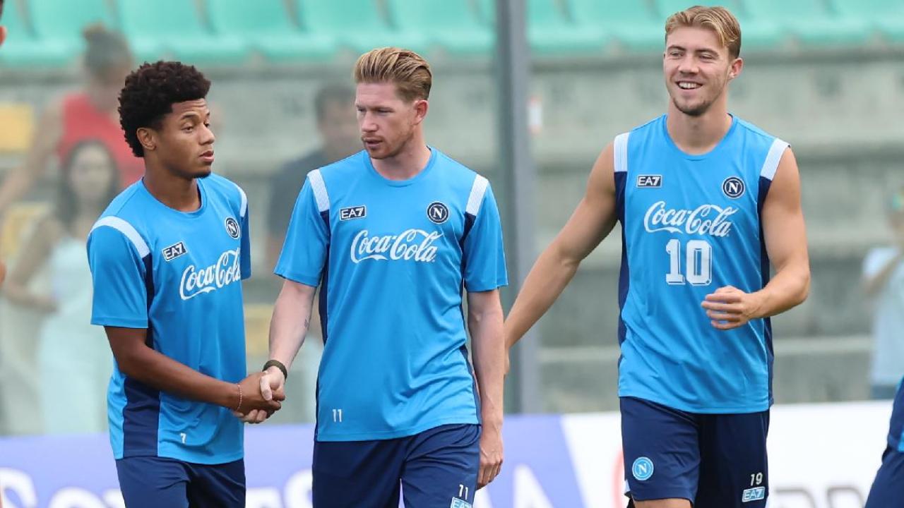 Napoli-Frosinone, probabile formazione: 4-2-3-1 con Neres e Lang dal primo minuto