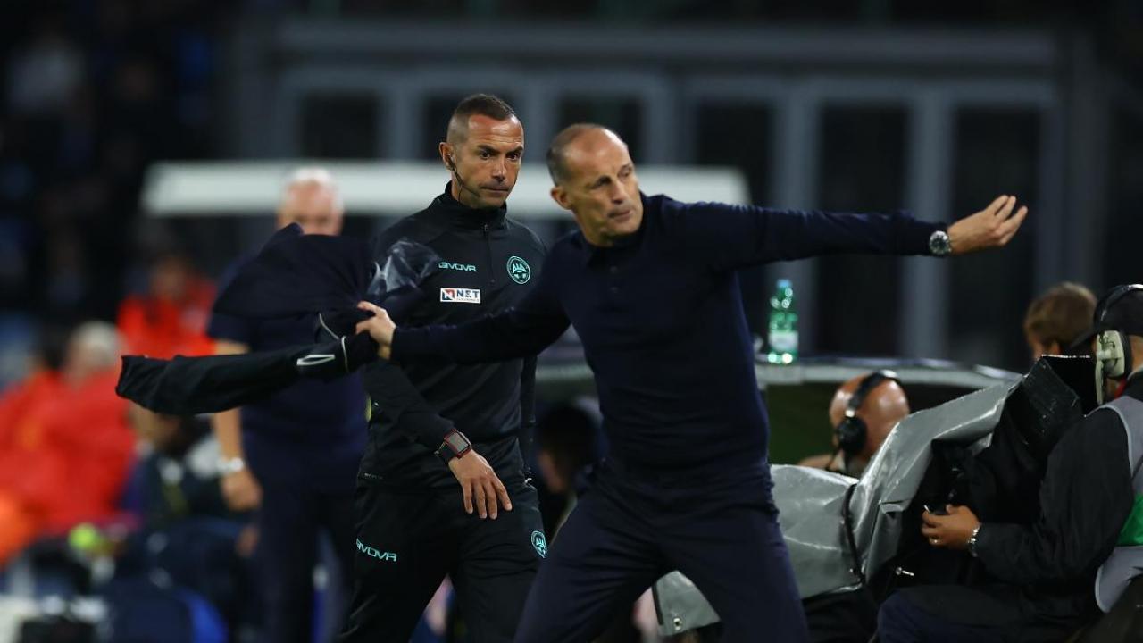 La giacca di Allegri che vola e l'azzurro faccia a terra: le emozioni di Napoli-Frosinone 3-0 | FOTOGALLERY CN24