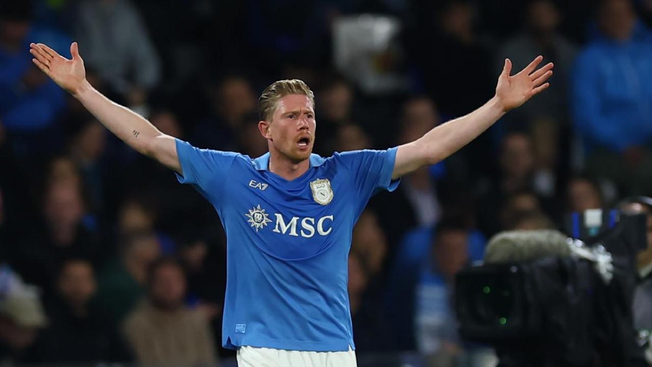 De Bruyne in stato di grazia: pratica un calcio superiore, mai cos&igrave; in forma da quando &egrave; a Napoli