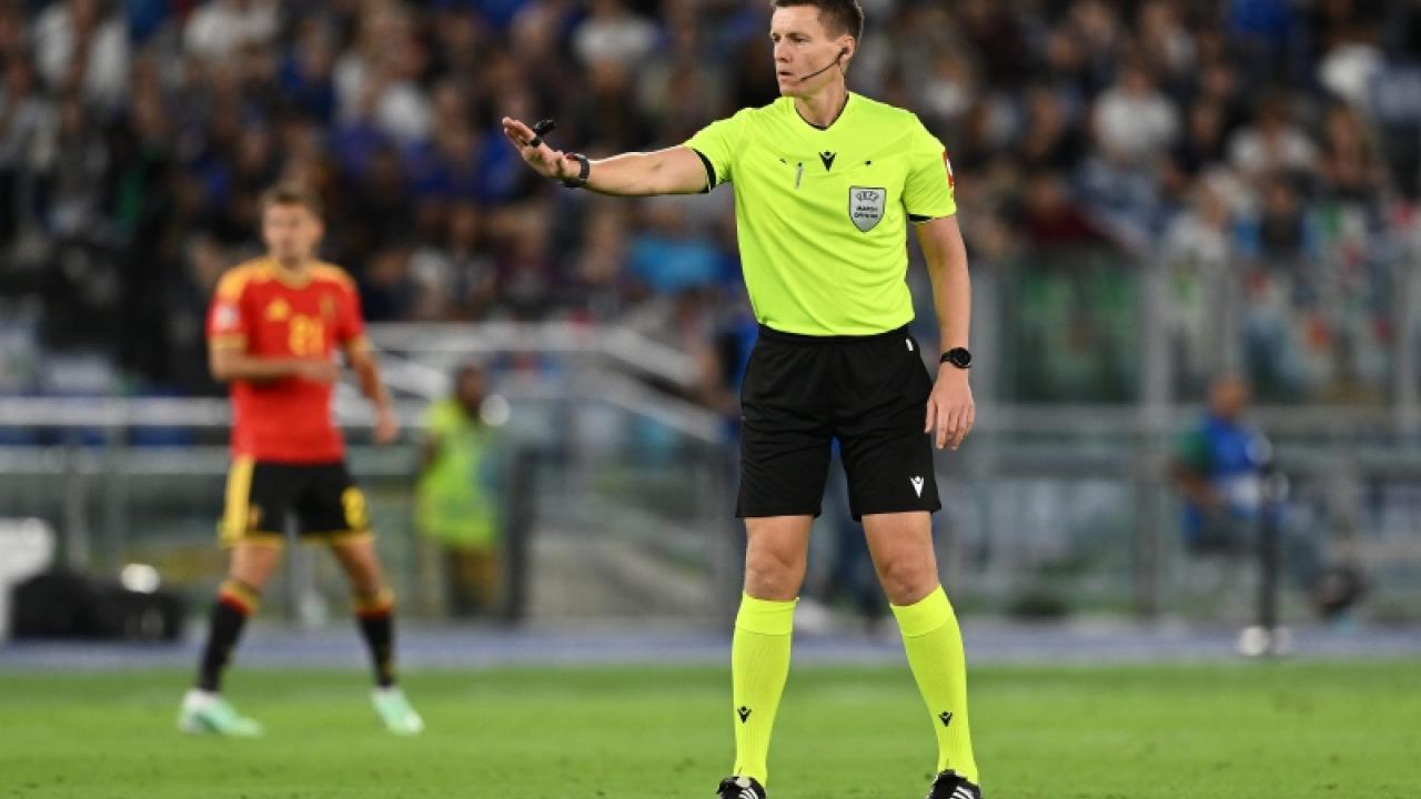 Arbitro Siebert promosso o bocciato in Villarreal-Napoli? Le sentenze di Gazzetta e CorSport nelle moviole