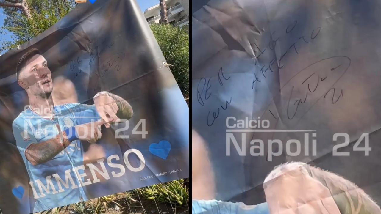 Striscione di sostegno sotto casa per Politano: arriva il bel gesto dell'attaccante del Napoli! | VIDEO CN24