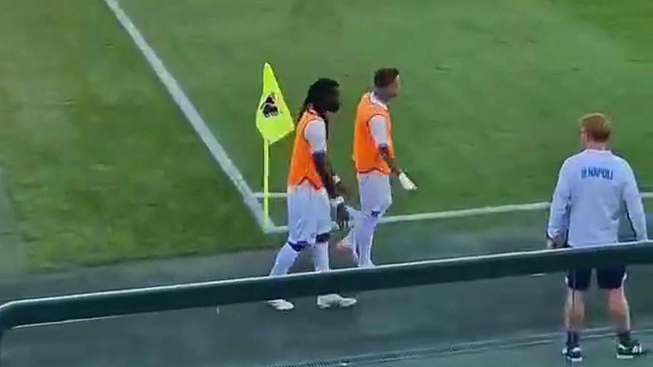 Allegri preferisce Alisson, Lang seccato si riscalda svogliato: Anguissa lo 'rimprovera'