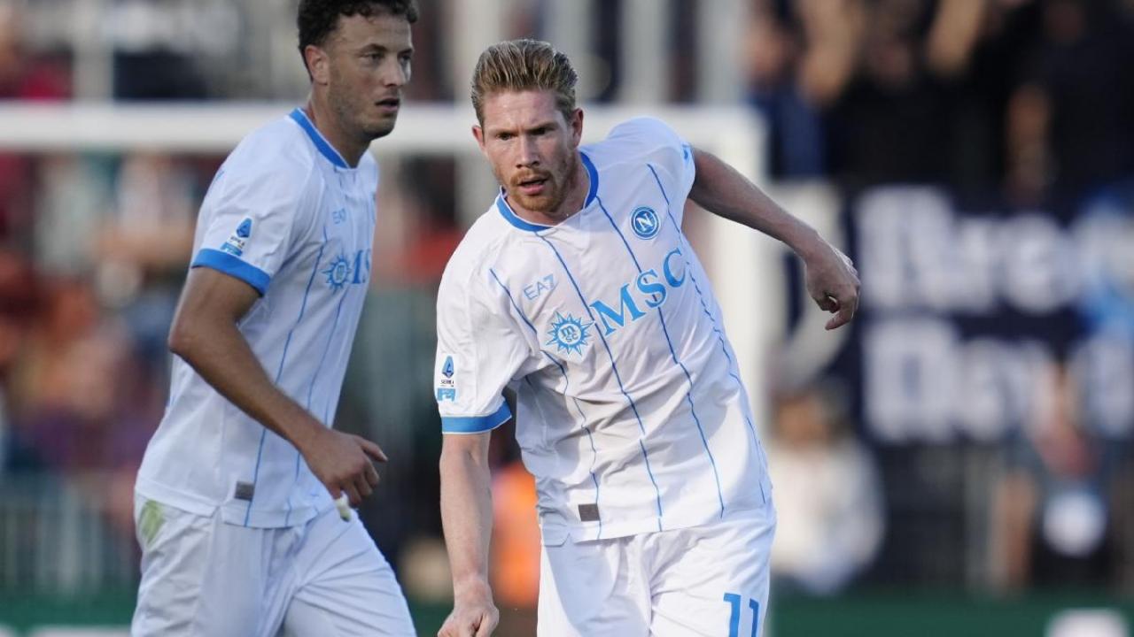 De Bruyne in panchina tra punizione e recupero: il rigore sbagliato certifica il momento no
