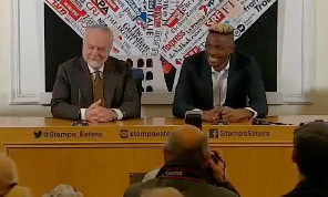De Laurentiis aspetta Osimhen per il mercato! L'Al-Hilal tornerà alla carica, il Galatasaray è stato chiaro