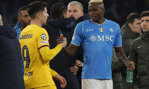 Il gesto tra Osimhen e Lewandowski e la 'prima' di Calzona: le emozioni di Napoli-Barcellona 1-1 | FOTOGALLERY CN24