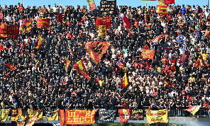 Lecce-Napoli, prevista protesta dei tifosi salentini: spunta il bel gesto degli ultras azzurri