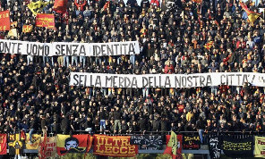 Senza identità, sei la m**** di questa città!. Perché i tifosi del Lecce ce l'hanno con Conte: ecco cosa è successo