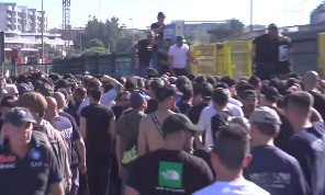 Lecce-Napoli: caos all'esterno del settore ospiti, interviene anche la Polizia | VIDEO CN24
