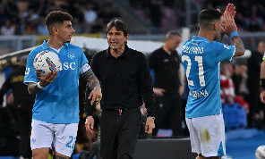 Lotta Scudetto, Il Mattino: Conte non vuole la presenza di ADL e ha apprezzato il gesto di Di Lorenzo sul premio