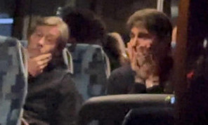 Conte esausto a fine partita! Immagini inedite: smorfie e gesti eloquenti con Oriali nel bus | VIDEO CN24