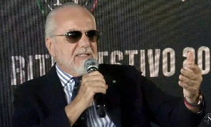 Calciomercato Napoli, De Laurentiis: Novità non prima di un mese!, e scherza: Dite che ne abbiamo già comprati 70!