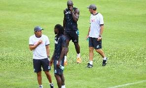 <i>Tripla chiacchierata</i> per Lukaku, Anguissa e Lucca: staff a colloquio a fine allenamento | FOTOGALLERY CN24