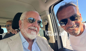 De Laurentiis si gode un po' di relax a Ischia! ADL ad un tifoso: Costruirò un grande Napoli, ancor più forte | FOTO