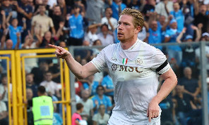 Il doppio graffio di De Bruyne, il gesto del capitano e De Laurentiis al telefono in panchina: le emozioni di Napoli-Girona 3-2 | FOTOGALLERY CN24