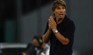Fiorentina-Napoli, CorSport: Conte ha già scelto i due centrali, ma in difesa c'è un altro dubbio