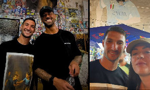 Politano e Spinazzola sempre più napoletani: visita al Murales Maradona ai Quartieri Spagnoli con maglia speciale! | FOTO