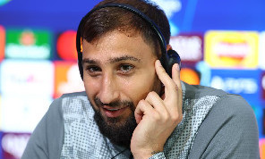 Donnarumma in conferenza: Attenzione a Politano, McTominay e Hojlund, lo dirò negli spogliatoi! Sento DiLo, Conte le prepara bene e sarà dura domani per noi. Napoli? Può arrivare in fondo in Champions, ma sono scaramantico! | VIDEO
