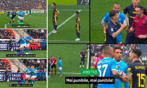 Open VAR, tocco di mano di Buongiorno in Parma-Napoli: il dialogo tra arbitro e sala VAR | FOTO