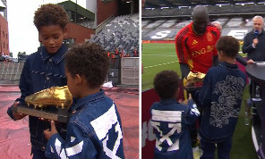 Lukaku premiato dai suoi figli con la Scarpa d'Oro: È un miracolo che io sia qui, devo ringraziare il dottor Maesschalck! Che emozione oggi, era il compleanno di mio padre | FOTO