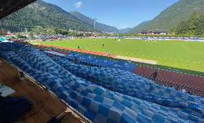 Napoli-Arezzo, entusiasmo alle stelle sugli spalti: spunta la coreografia dei tifosi | FOTO