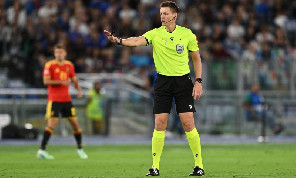 Arbitro Siebert promosso o bocciato in Villarreal-Napoli? Le sentenze di Gazzetta e CorSport nelle moviole