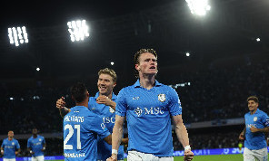 Il Napoli vede di nuovo la luce, favoloso e devastante!. Voti e pagelle McTominay