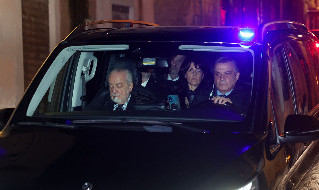 Repubblica - De Laurentiis ha giÃ  scelto di andare in vacanza, parte domani per le Maldive. Tacere Ã¨ la sua linea