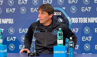 Conte: Juventus? Squadre imbattibili non esistono! Sul mercato spendere Ã¨ importante, ma nella maniera giusta. Sull'episodio di Capodichino devo dire una cosa | VIDEO