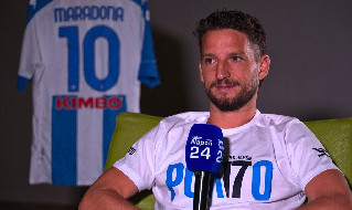Mertens a CN24: Napoli Ã¨ casa! Sento mio lo scudetto, ora sogniamo la Champions! Con Sarri mi sono divertito, giocavamo in 12. La cosa piÃ¹ folle? La notte dopo Juve-Napoli! Vi racconto la telefonata con De Bruyne | VIDEO