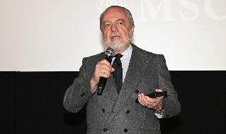 De Laurentiis: Calcio italiano? A pazziell' 'mman e criaturâ, tutti dormono e vivacchiano! Troppe 20 squadre in A. MalagÃ² presidente FIGC? Si risalirebbe in un biennio