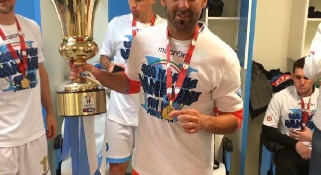 FOTO - Toni Doblas esordisce con il Cornellà e carica i compagni