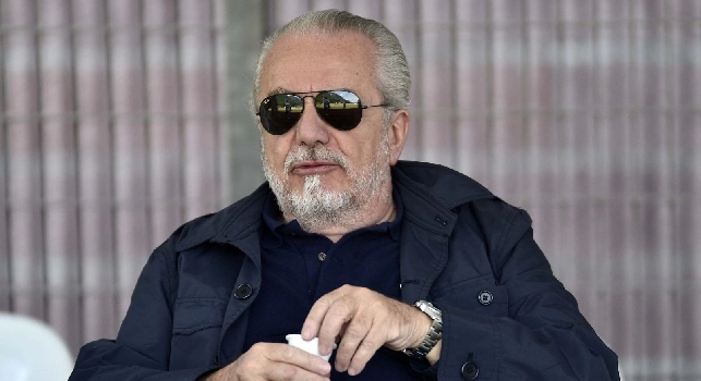 De Laurentiis sul mercato: Ho fatto la corte a due difensori, ma il mio Napoli si è rinforzato. I tifosi vogliono sempre nomi roboanti, poi...