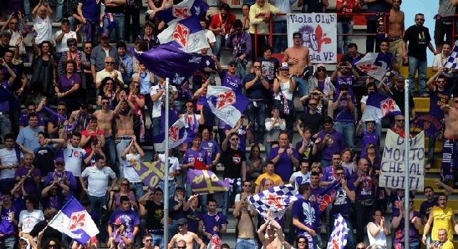 Fiorentina-Napoli, la Curva Fiesole annulla i 5' di sciopero del tifo. Circa duemilacinquecento i supporter azzurri al Franchi