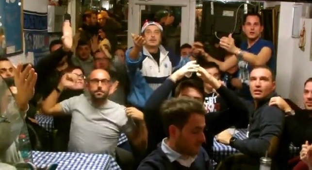 VIDEO - La vittoria del Napoli contro la Fiorentina rimbomba fino a Londra: è delirio azzurro 'da Maria'