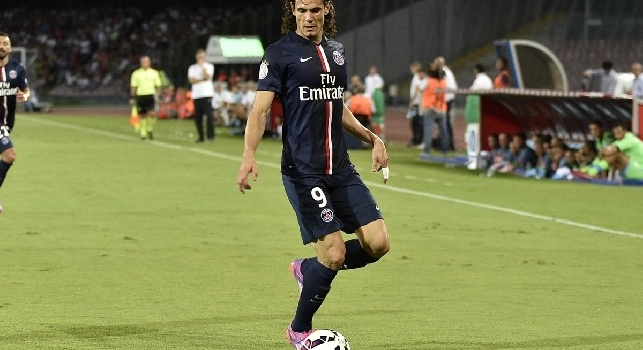 Cavani: Mi piacerebbe ritornare al Napoli, non perdo una loro gara in tv. Paragoni con Higuain? Dico solo una cosa ai tifosi. I rimproveri a Insigne...