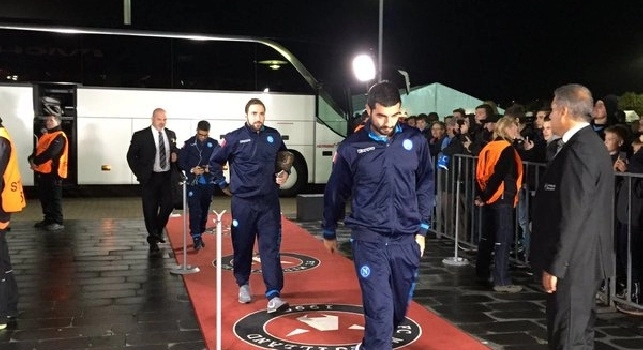 FOTO - Il Napoli arriva alla MCH Arena: gli azzurri sfidano il freddo gelido