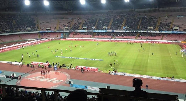 RILEGGI LIVE - Napoli-Palermo 2-0 (39' Higuain, 80' Mertens). E' finita, azzurri a -2 dalla Roma