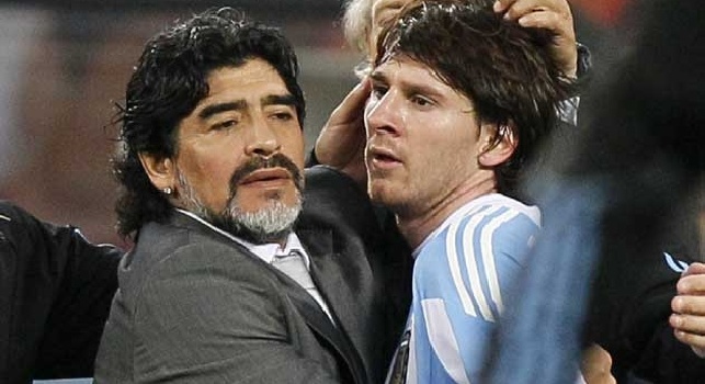Maradona consola Messi: Deve continuare in Nazionale: vorrei parlargli...