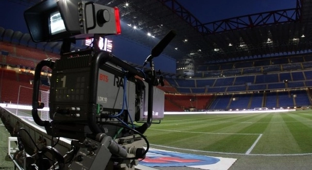 Diritti tv, pronta la novità in Serie A dal 2018: niente tv la domenica alle 15 e 7 diverse fasce