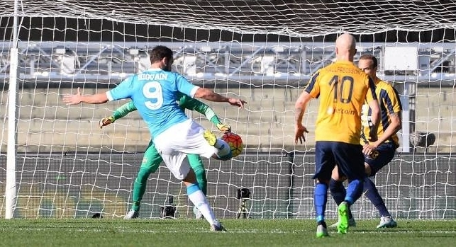 Il Mattino - Le probabili formazioni di Napoli-Verona: Sarri non rinuncia a Higuain, Hamsik e Reina