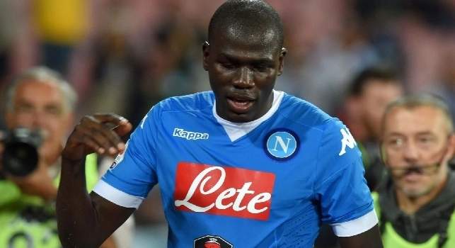 Koulibaly, l'agente: Il Wolfsburg non pu&ograve; spendere tanto per Kalidou. Ho incontrato Giuntoli per il rinnovo del contratto. Al Napoli serve uno stadio e un centro sportivo