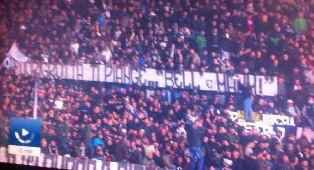 FOTO - Napoli-Inter, striscione da pelle d'oca in Curva A in ricordo di Luca De Filippo