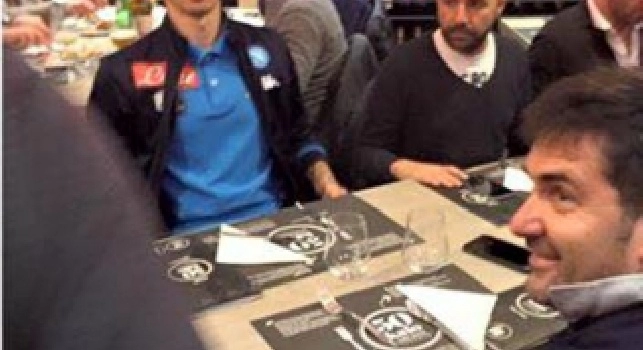 FOTOGALLERY - Pizza a Mergellina per Hamsik dopo la vittoria contro l'Inter